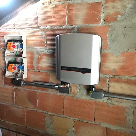 Transformador também já está instalado e, agora, será feita a interligação com o padrão de energia da Cláudio Brandão. Foto: Arquivo/Escola